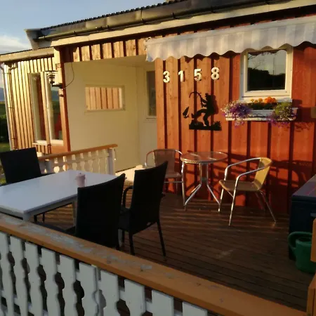 Midnattsolveien 3158,sommarhusstrand Lofoten Norway בית נופש