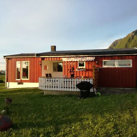 Midnattsolveien 3158,sommarhusstrand Lofoten Norway * Laukvik