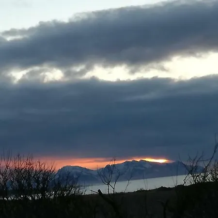 Midnattsolveien 3158,sommarhusstrand Lofoten Norway *