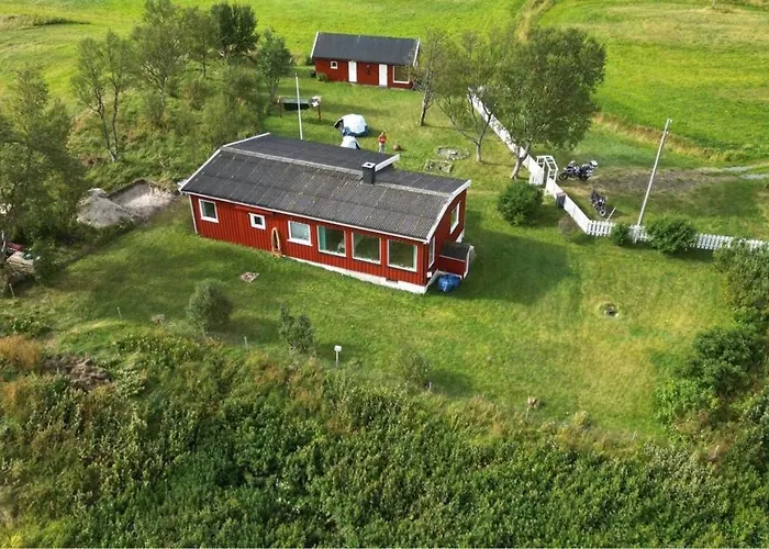 Midnattsolveien 3158,sommarhusstrand Lofoten Norway Semesterbostad