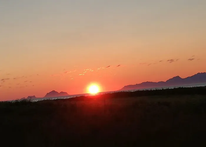 Midnattsolveien 3158,sommarhusstrand Lofoten Norway * Laukvik