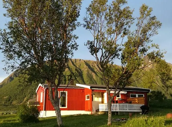 Midnattsolveien 3158,sommarhusstrand Lofoten Norway Semesterbostad *