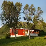 Midnattsolveien 3158,sommarhusstrand Lofoten Norway 度假居 *