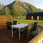 Midnattsolveien 3158,sommarhusstrand Lofoten Norway 度假居 Laukvik