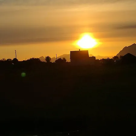 Midnattsolveien 3158,sommarhusstrand Lofoten Norway Feriehus Laukvik
